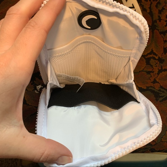 Zyia | Crossbody Colour-block Bag - Picture 7 of 12